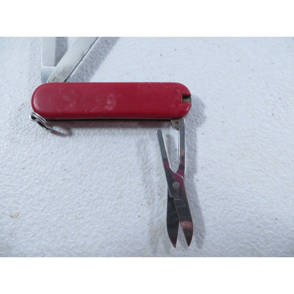 Victorinox Swiss Army Knife Classic SD‎ Red W/ 5 Tools